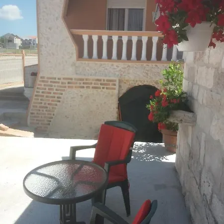 With A Parking Space - 15711 * 자다르