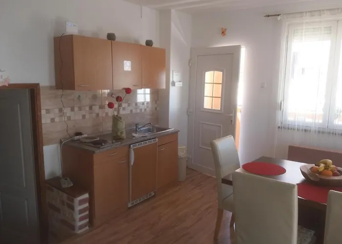 With A Parking Space - 15711 Daire *